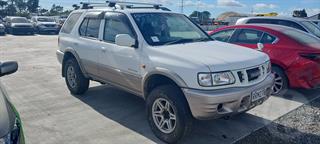 2001 Isuzu Wizard Station Wagon Photo