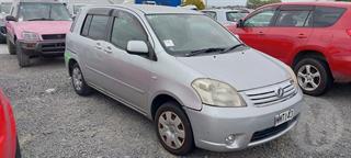 2010 Toyota Raum Station Wagon Photo