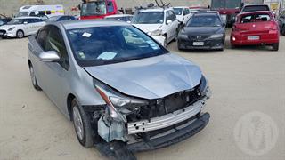 2016 Toyota Prius Hatch Photo