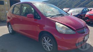 2005 Honda fit Hatch Photo