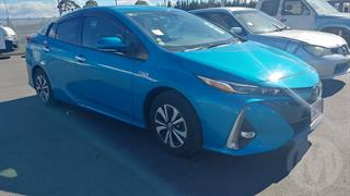 2017 Toyota Prius Hatch Photo