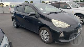 2013 Toyota Aqua Hybrid Hatch Photo