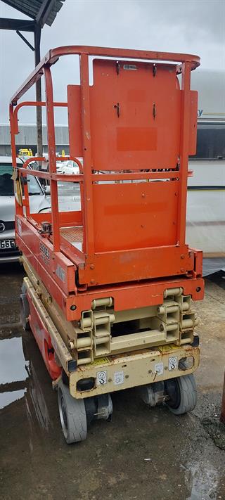 JLG 5.8M Scissor Lift Photo