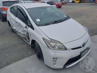 2013 Toyota Prius Hatch Photo