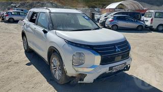 2022 Mitsubishi Outlander LS 2.5P/4WD/CVT Station Wagon Photo