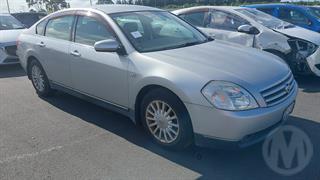 2004 Nissan Teana Sedan Photo