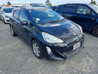 2015 Toyota Aqua Hatch Photo