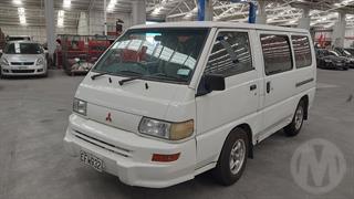 2007 Mitsubishi L300 2.4P SWB 4 Door Van Photo