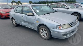 1995 Nissan Primera Sedan Photo