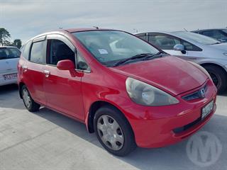 2004 Honda fit Hatch Photo