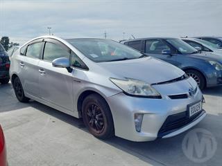 2014 Toyota Prius Hybrid Hatch Photo