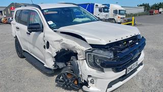 2025 Ford Everest Black Edition 2.0D Station Wagon Photo