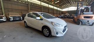 2015 Toyota Aqua Hatch Photo