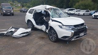 2020 Mitsubishi Outlander LS 2.4P/CVT Station Wagon Photo