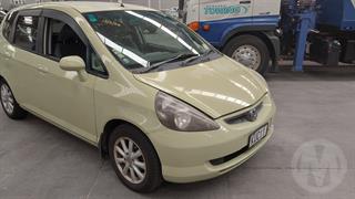 2004 Honda fit Hatch Photo