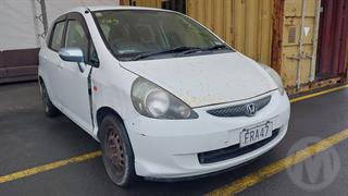 2005 Honda fit Hatch Photo