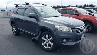 2010 Toyota Vanguard Station Wagon Photo