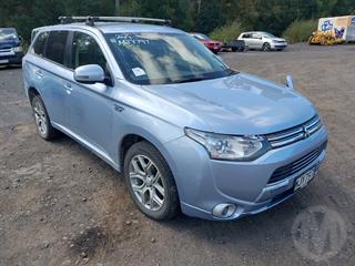 2013 Mitsubishi Outlander Phev Station Wagon Photo