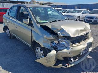 1999 Toyota Platz Sedan Photo