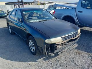 1997 Nissan Bluebird 1.8 S Sedan Sedan Photo