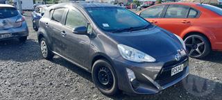 2016 Toyota Aqua Hybrid Hatch Photo