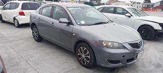 2005 Mazda Axela Sedan Photo