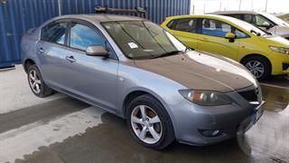 2004 Mazda Axela Sedan Photo