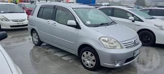 2008 Toyota Raum Station Wagon Photo