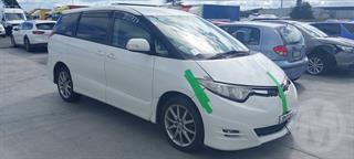 2006 Toyota Estima Station Wagon Photo