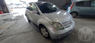 2004 Toyota IST Hatch Photo