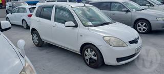 2007 Mazda Demio Station Wagon Photo