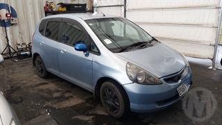 2002 Honda fit Hatch Photo