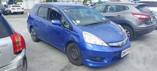 2012 Honda fit Shuttle Station Wagon Photo