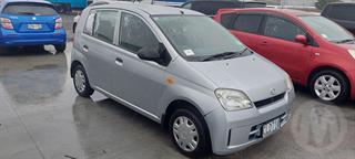 2004 Daihatsu Charade 1.0P Hatch 5 4A Hatch Photo