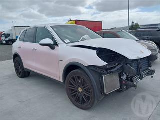 2015 Porsche Cayenne Diesel 3.0D/4WD/8AT Station Wagon Photo