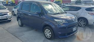 2015 Toyota Spade Hatch Photo