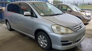 2008 Toyota Ipsum Station Wagon Photo