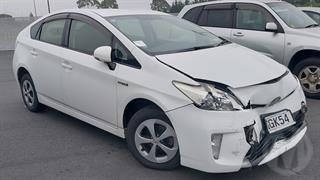 2014 Toyota Prius Hatch Photo