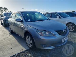 2005 Mazda Axela Hatch Photo