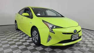 2017 Toyota Prius Hybrid 5D Hatch Photo