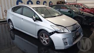 2011 Toyota Prius Hatch Photo