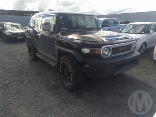 2011 Toyota FJ Cruiser 4.0P SUV/5 Station Wagon Photo