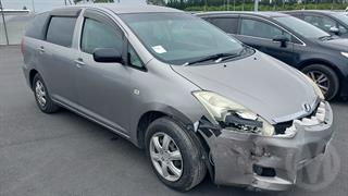 2005 Toyota Wish Station Wagon Photo