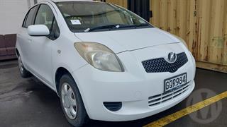 2005 Toyota Vitz Hatch Photo