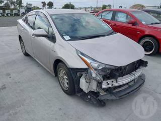 2016 Toyota Prius Hatch Photo