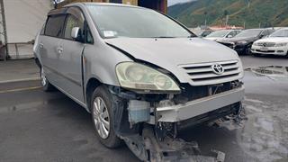 2001 Toyota Ipsum Station Wagon Photo