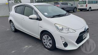 2015 Toyota Aqua Hatch Photo