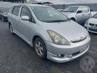 2004 Toyota Wish Station Wagon Photo