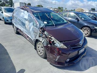 2014 Toyota Prius Hatch Photo