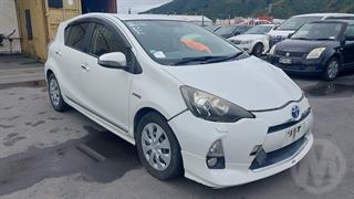 2013 Toyota Aqua Hybrid Hatch Photo